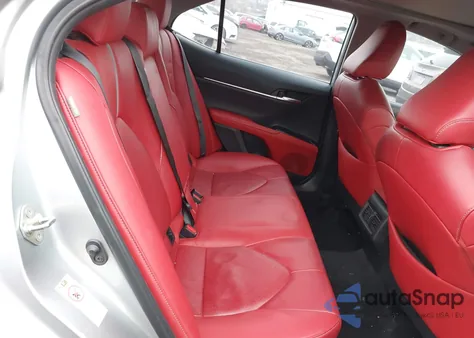 2019 Toyota Camry Xse z USA, uszkodzony, nr VIN 4T1B61HK6KU724835